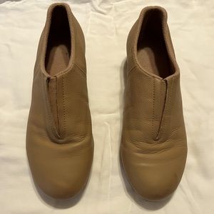 Size 7M Bloch flex tan tap shoes.
